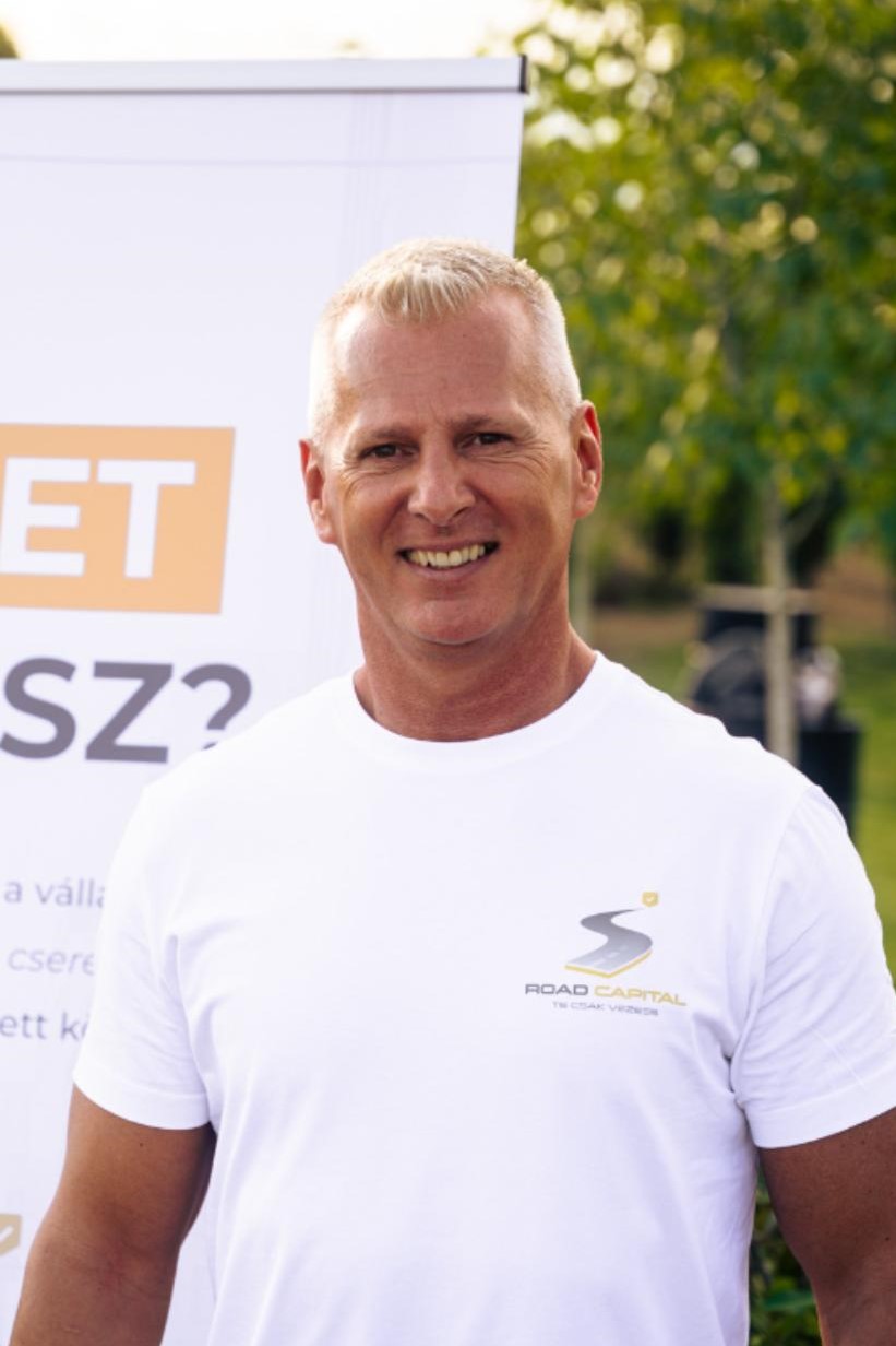 Szabi - Értékesítő